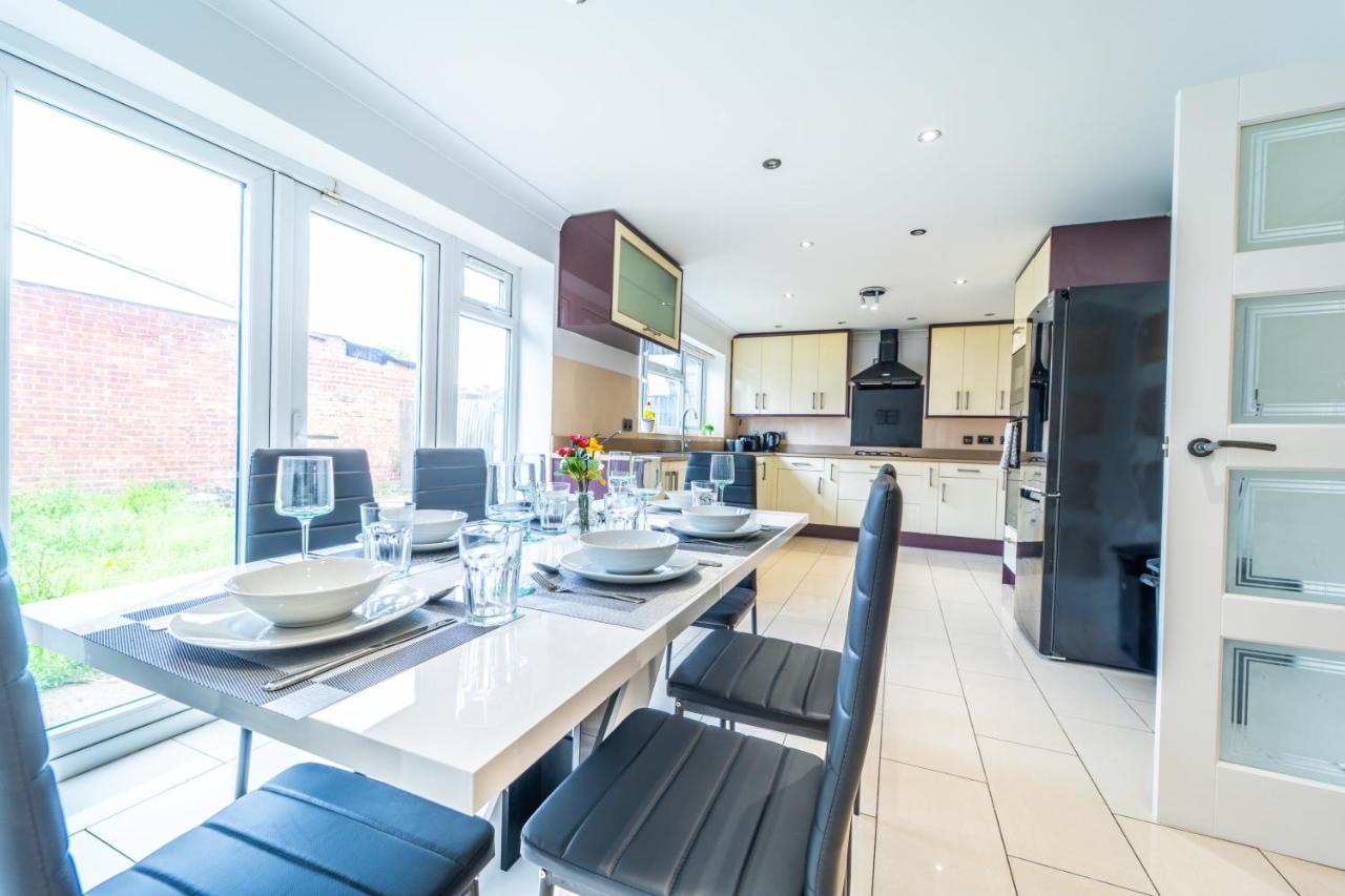 Modern Spacious 4 Bed Hayes Home With Free Parking Exteriér fotografie