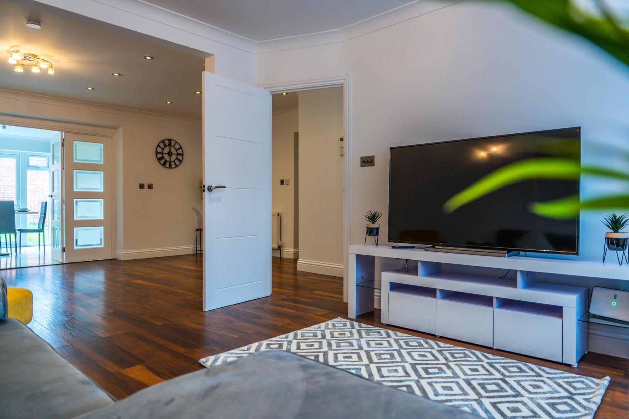 Modern Spacious 4 Bed Hayes Home With Free Parking Exteriér fotografie